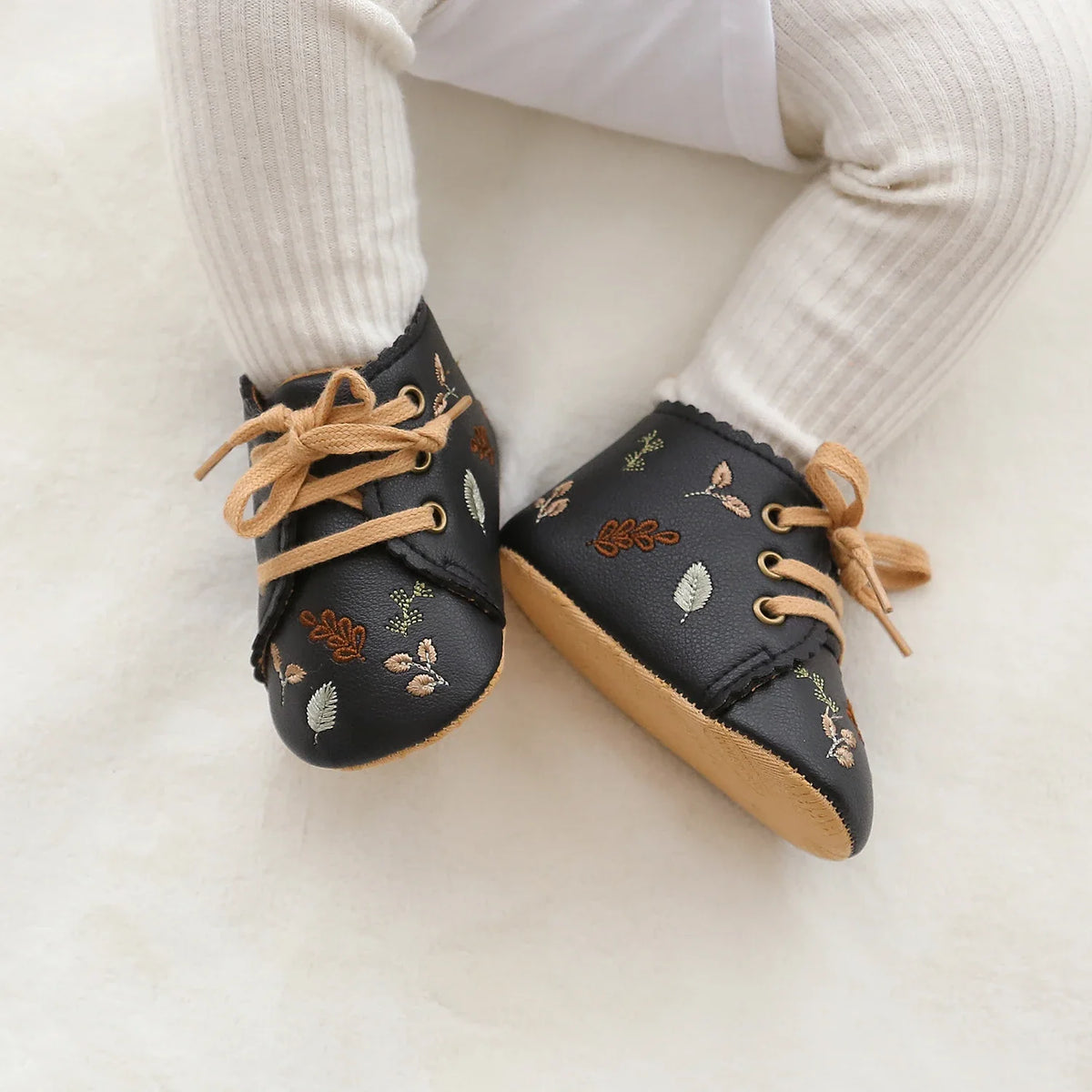 Botinhas Antiderrapantes de Veludo para Bebês - Estrela Kids
